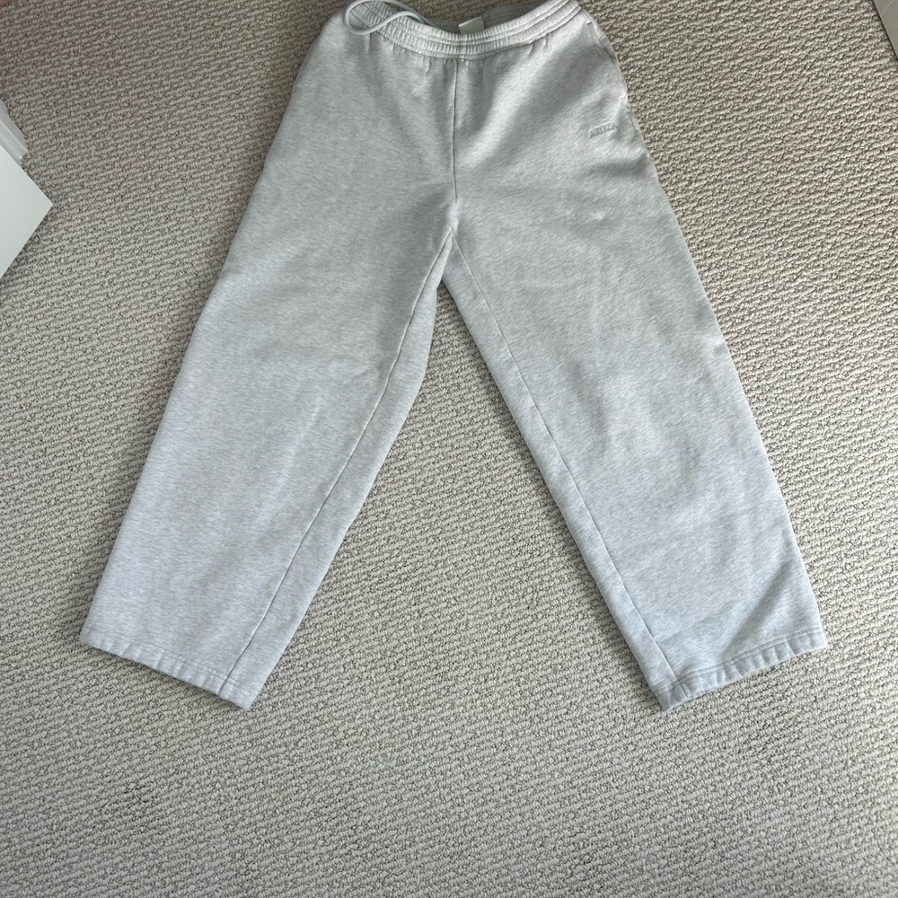 Aritzia Light Gray Sweatpants